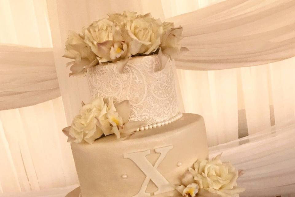 Wedding cake with pink drips