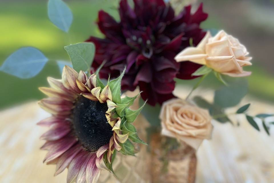 Burgundy sunflowers & dahlia