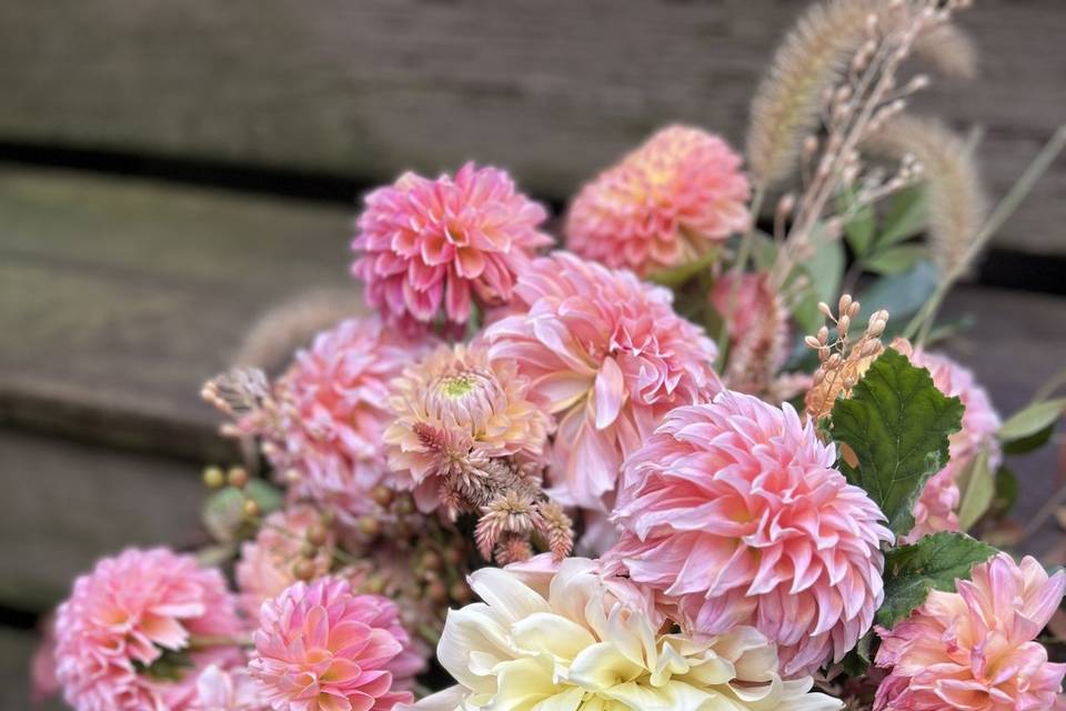 Pastel dahlia bouquet
