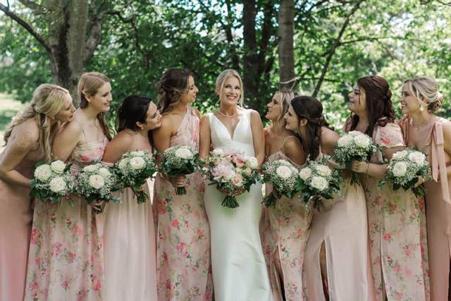 Pink Dots Salon & Boutique