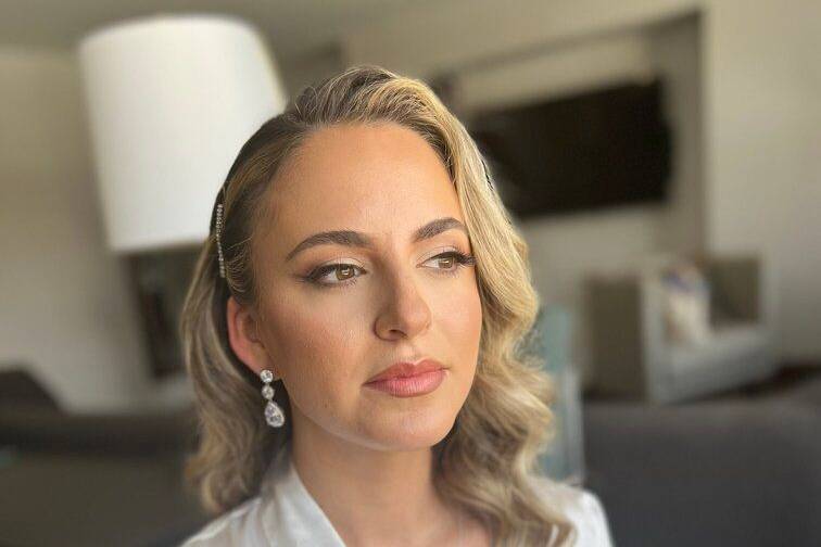 Https://themakeupteam.us