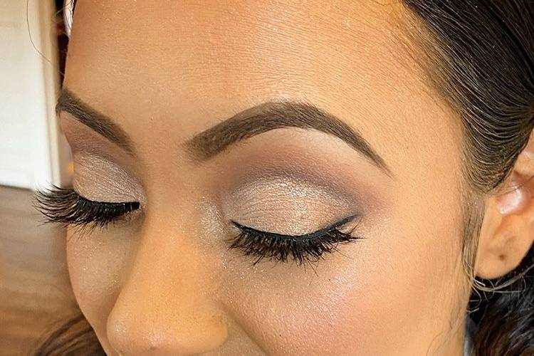 Https://themakeupteam.us