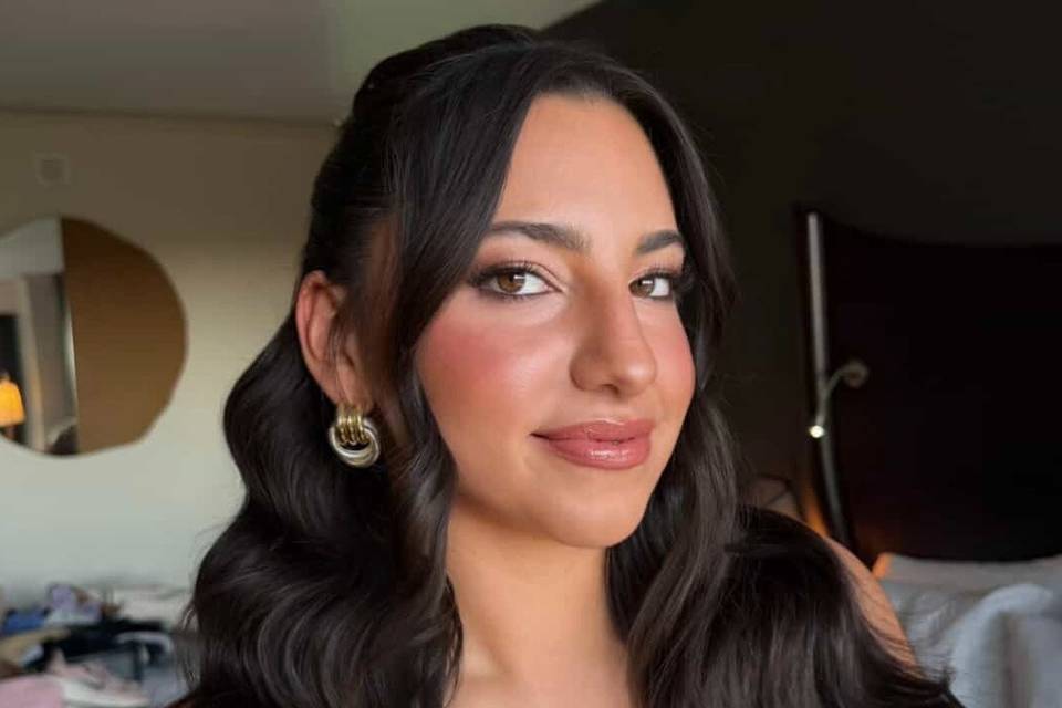 Https://themakeupteam.us