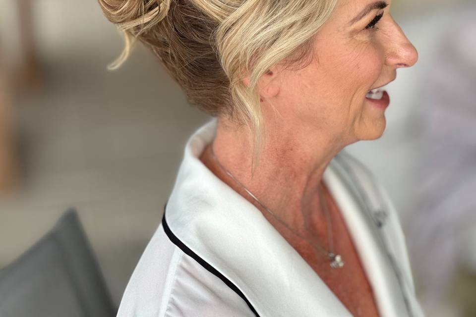 Https://themakeupteam.us