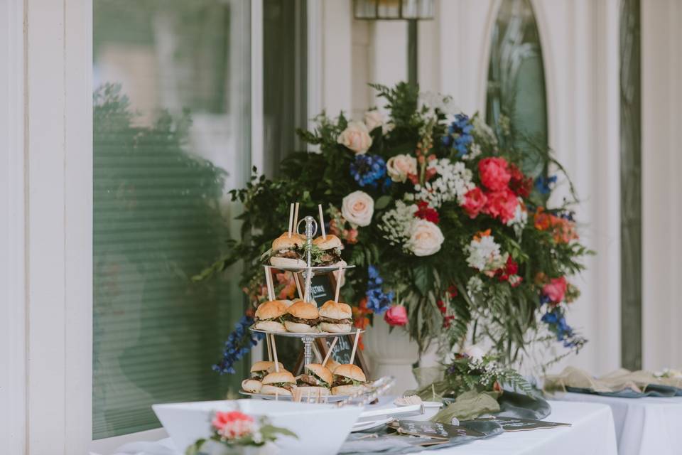 Food table Florals