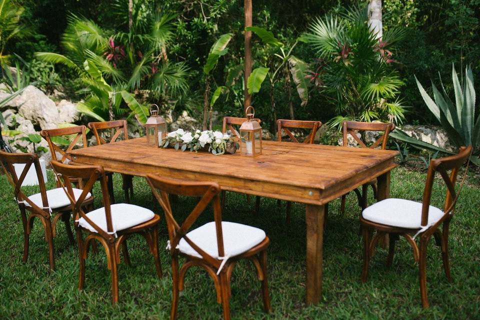 Rustic table, Crossback