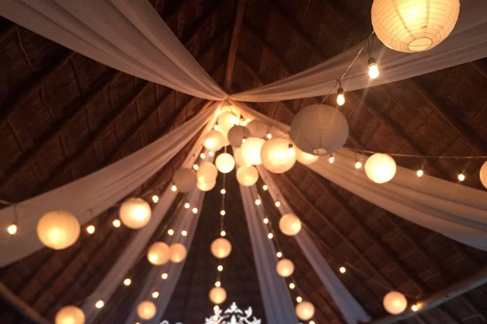 Palapa Light & Fabric Deco