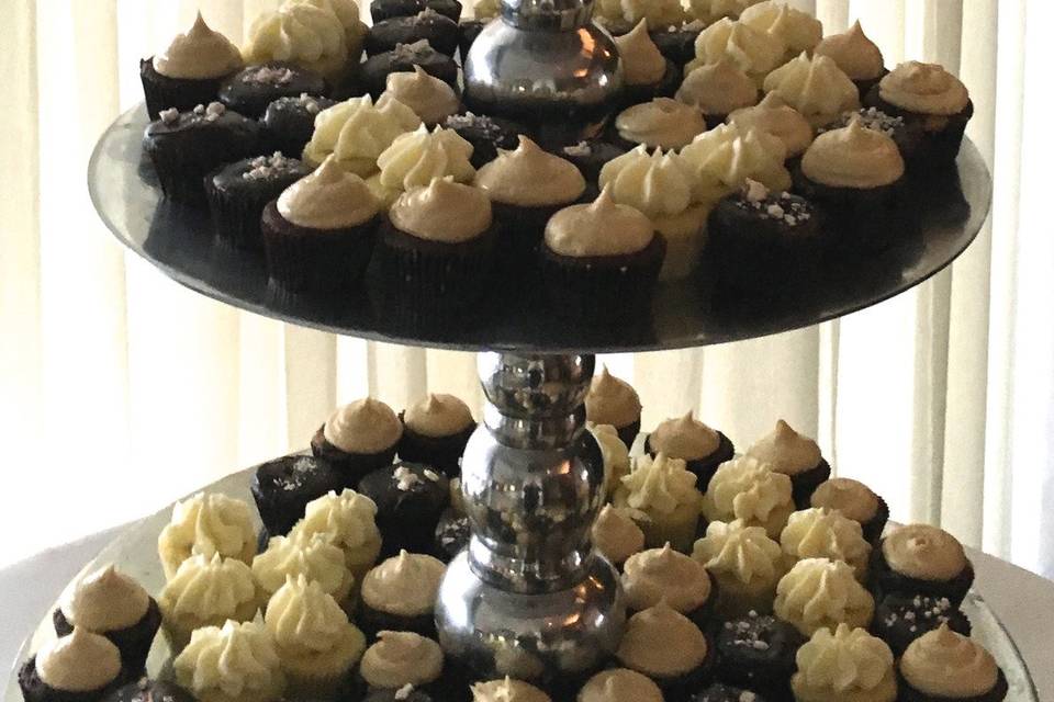 Layered dessert display