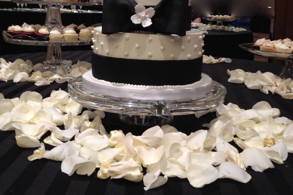 Black and white wedding cake