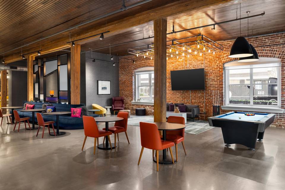 WXYZ Bar & Lounge
