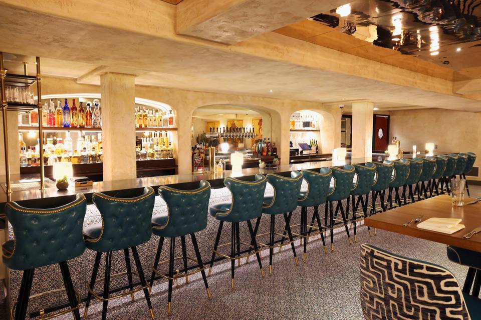 Lounge Bar