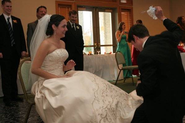 Garter toss