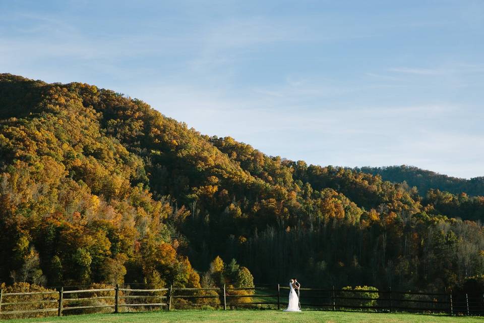 Claxton Farm fall wedding