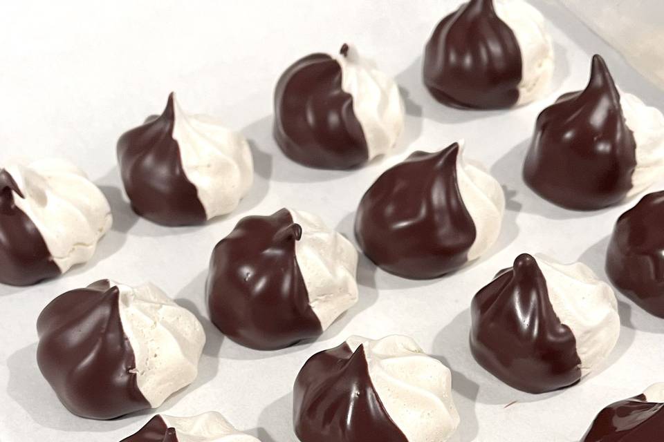 Chocolate dipped meringues