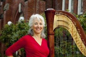 Laura Zaerr, harpist
