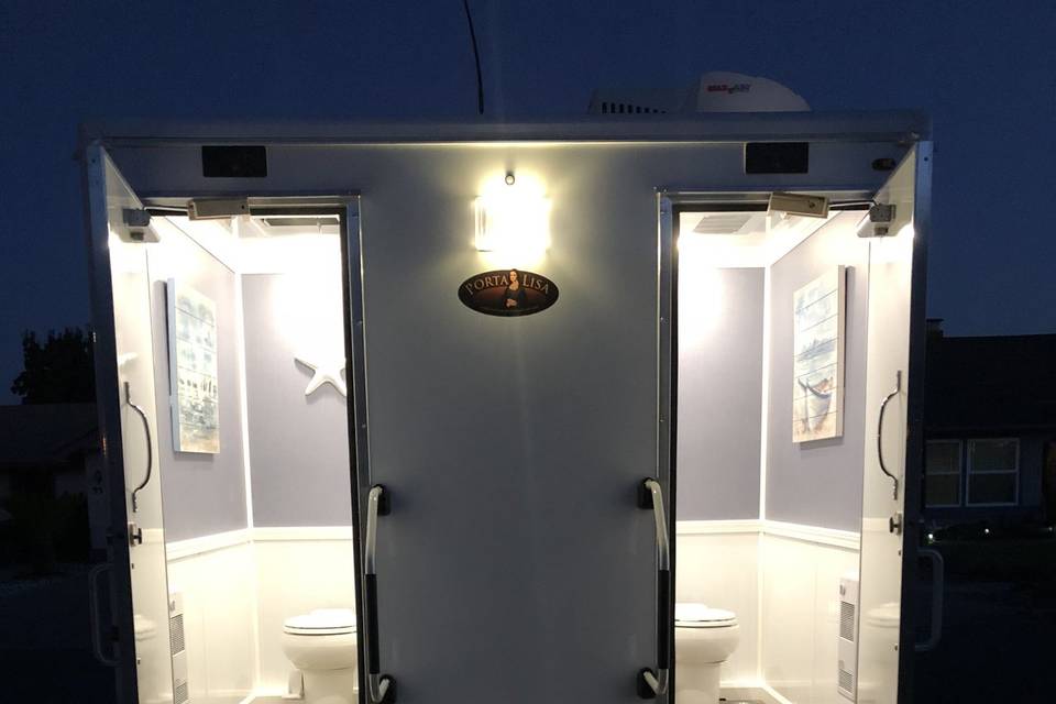 Restroom trailer