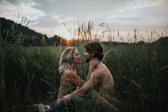 Golden hour engagement - Kelsey Shea Photography