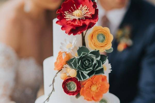 Cake with couple