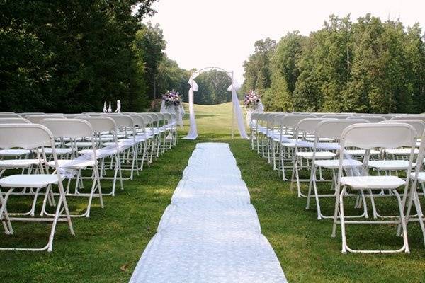 Beautiful outdoor ceremonies on the golf course.