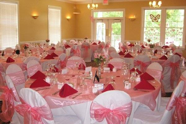 August 2009 Wedding.  Pink, Cranberry, and White Linens.