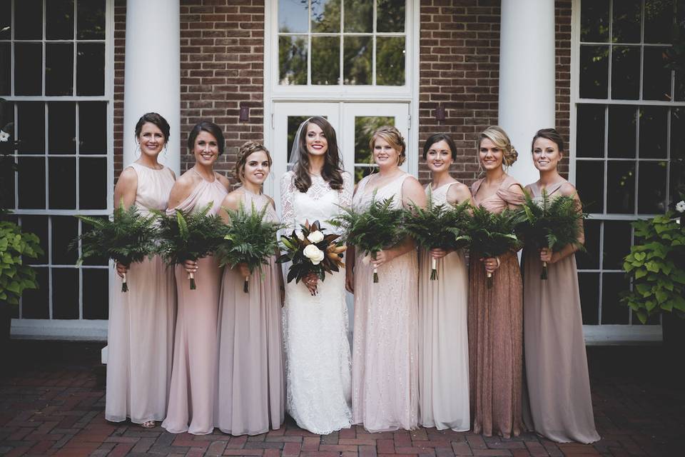 Bride and her bridesmaids | Jason Collins Photography