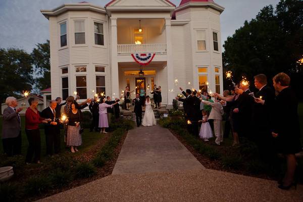 Stone Gate Farm: The Barn, The Guest House and The Manor at Twin Oaks Bed & Breakfast