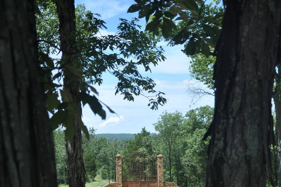 Stone Gate Farm: The Barn, The Guest House and The Manor at Twin Oaks Bed & Breakfast