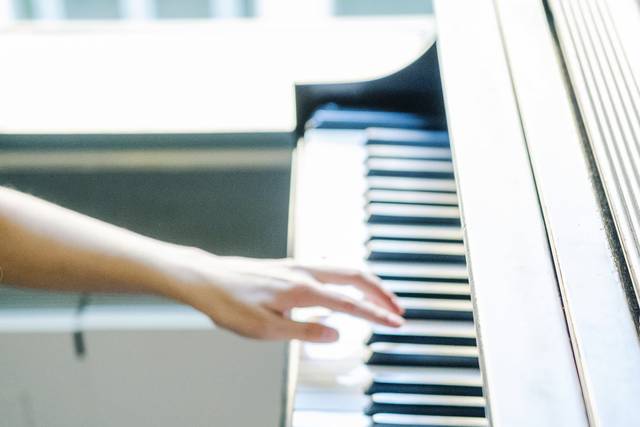 Alexandra Faehl, piano