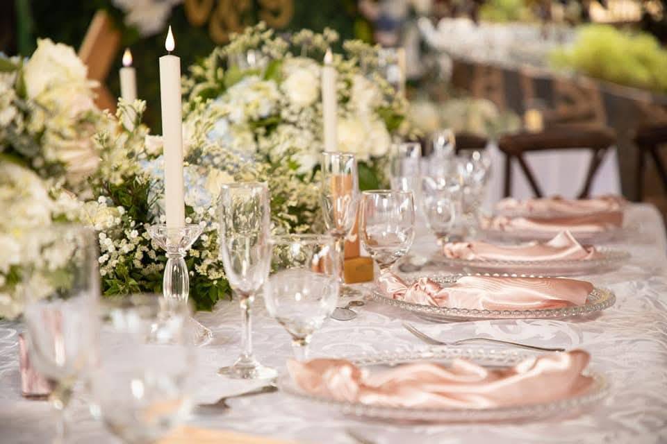 Imperial guest table