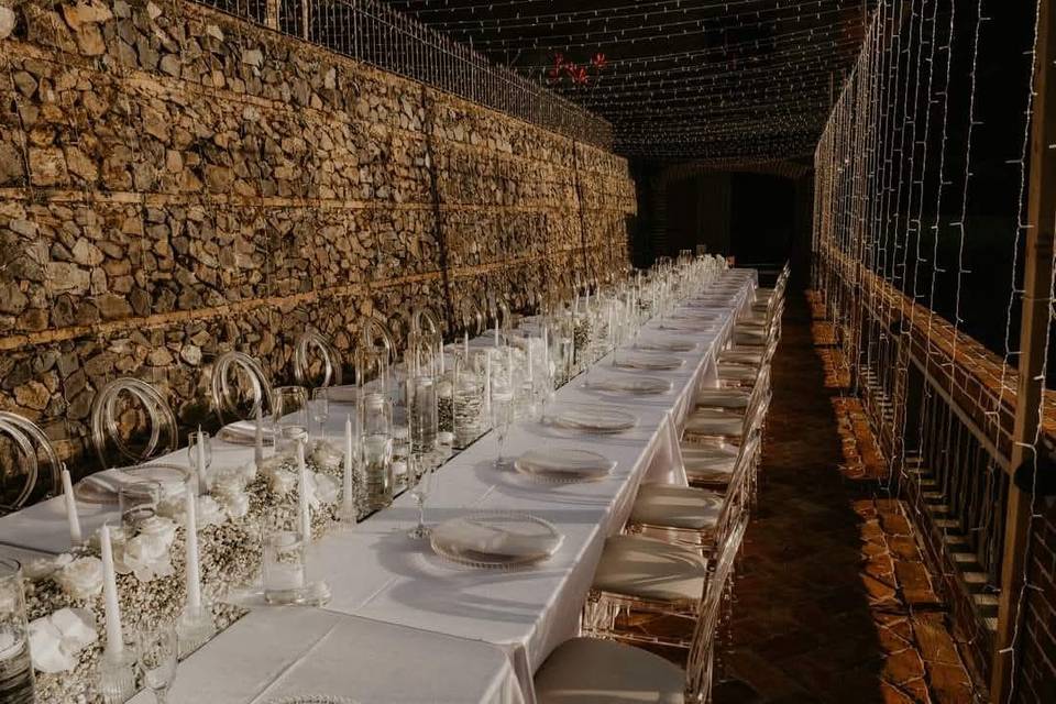 Candle lit imperial table
