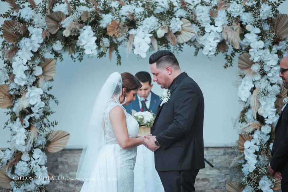Pampas grass and orquids arch