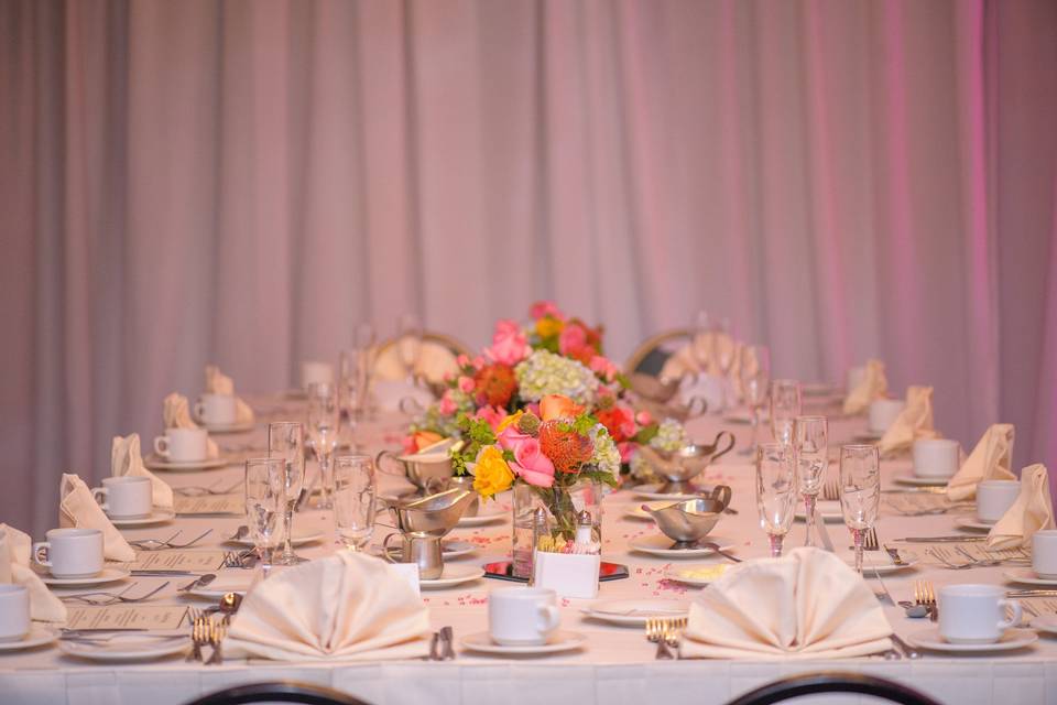 Head table arrangement