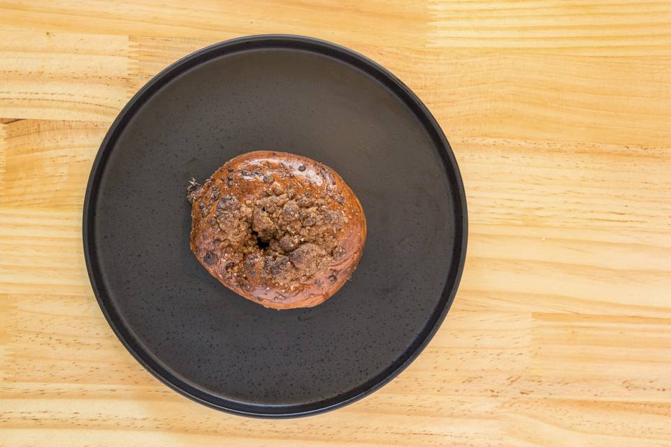 cinnamon_crunch_bagel.jpg