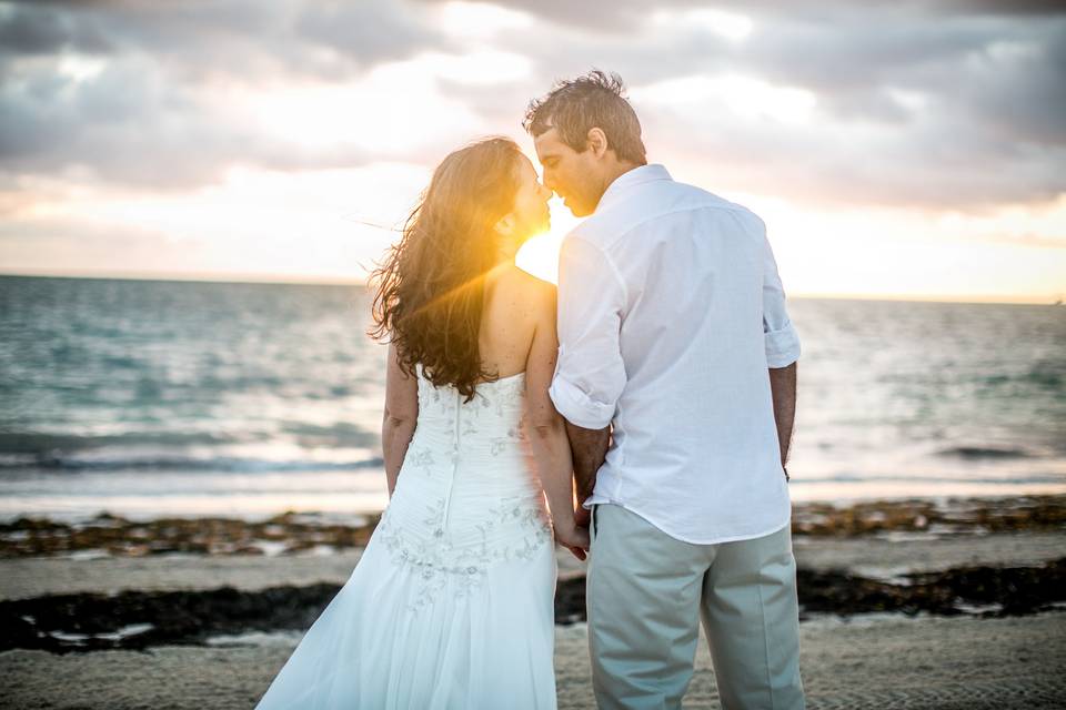 Holding hands on the beach - Gary Flom Wedding Photography