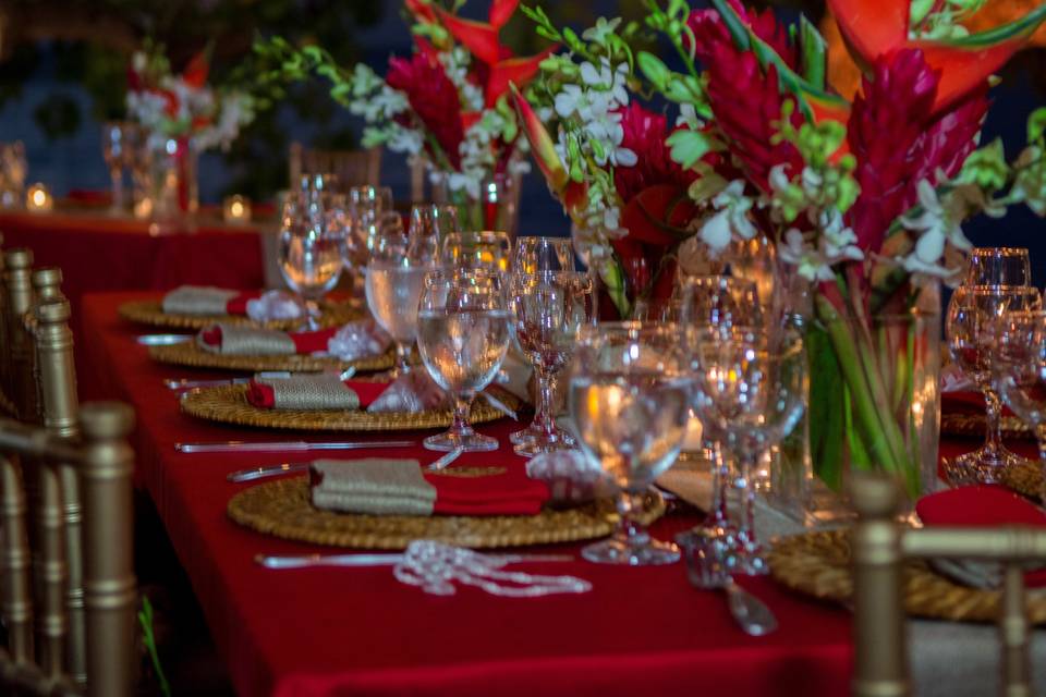 Tropical themed table set-up