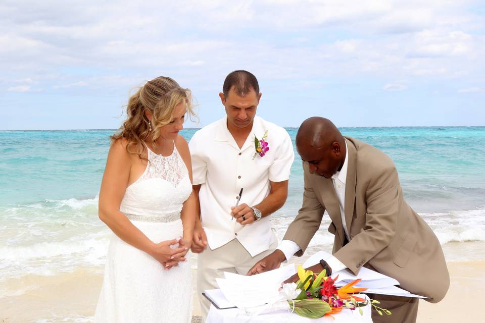 Bahamas Weddings By The Sea