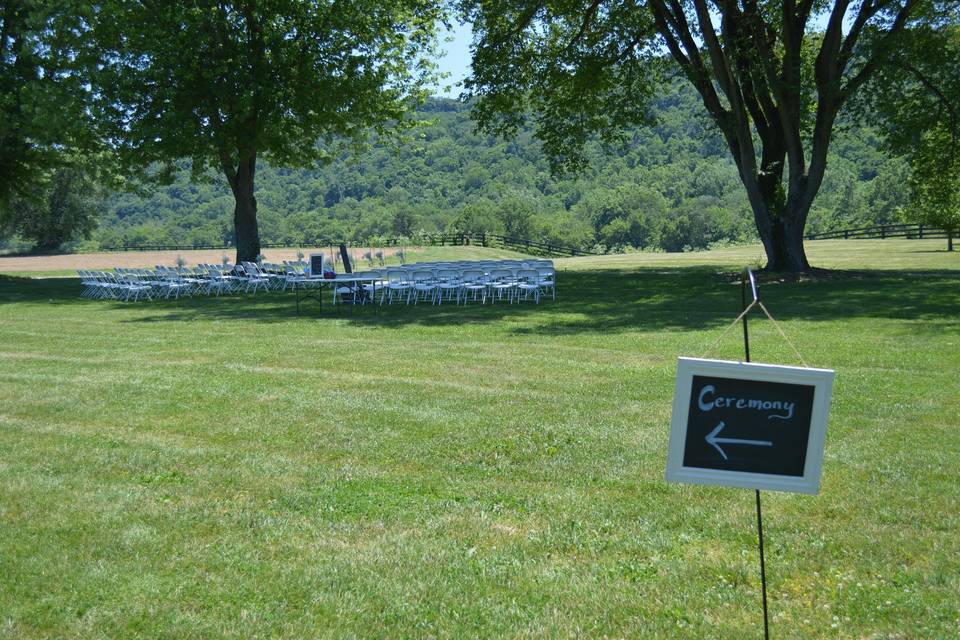 Sign leading you to the ceremony site