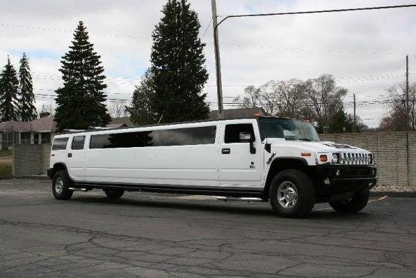 Hummer extended limousine