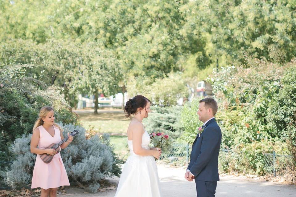 Singer elopement in paris