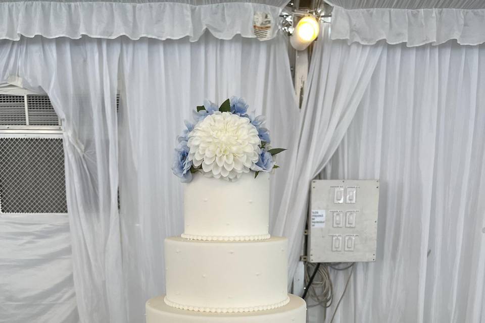 Touch of Pearls Wedding Cake