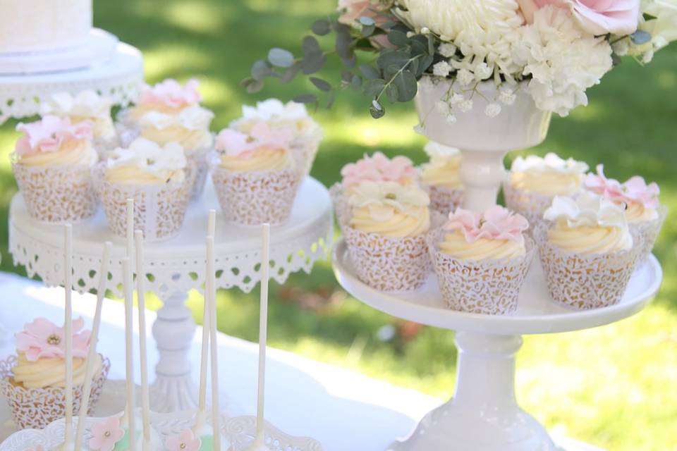 Lace Cupcake Dessert Table