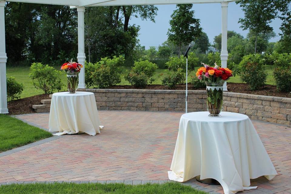 Outdoor wedding table with centerpiece