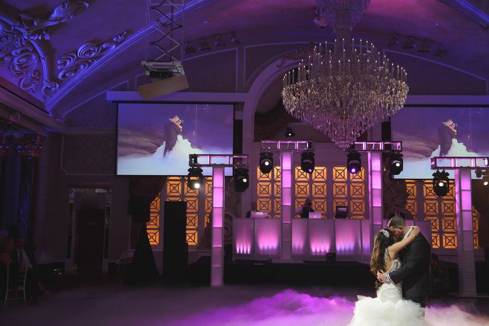 VENETIAN SPOTLIT FIRST DANCE