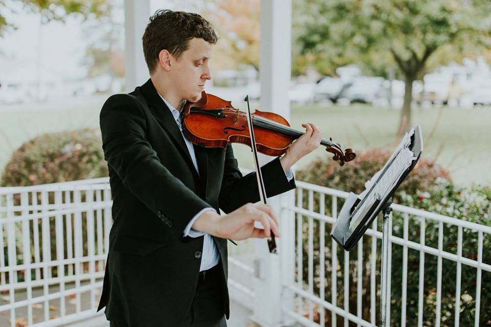 Zachary Graft Music - performing for wedding