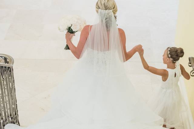A helping hand - Jennifer Gutowski Photography