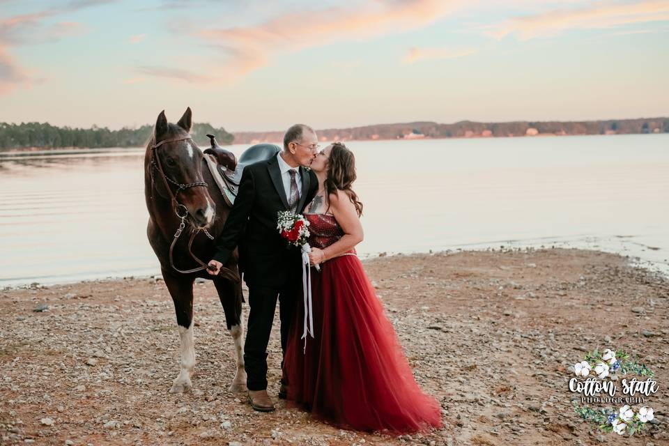Horseback wedding w/Rockin K
