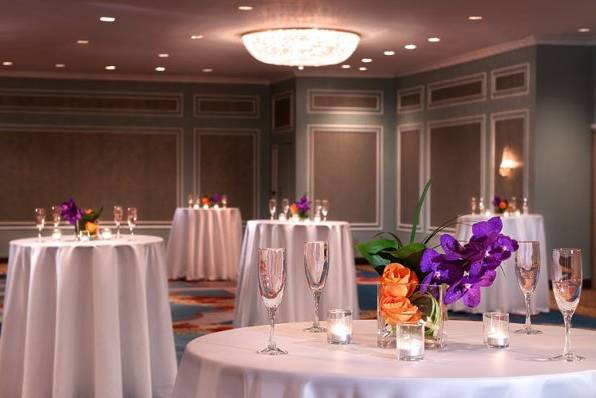Table setup with elegant chandelier