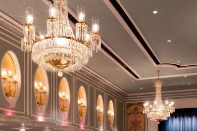 Table setup with elegant chandelier