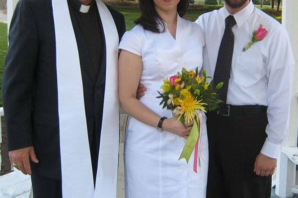 Photo with the bride and groom