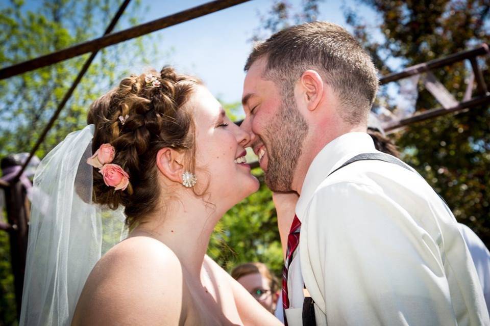 Love Me Knot Weddings